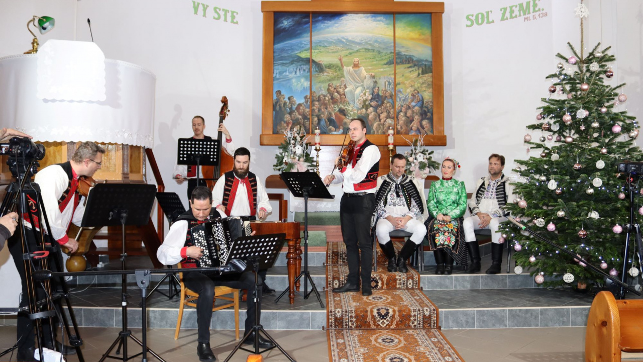 Vianočný koncert Ťaskovci a Ľudová hudba Verbunk 
